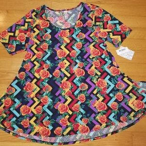 Lularoe - L- Perfect T